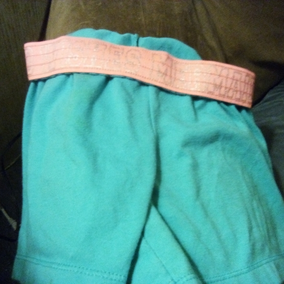 GREAT CONDITION!! 4 outfits & 1 pr. Shorts (Size 4t-5t) 2 rompers & 2 dresses!! - Picture 13 of 14